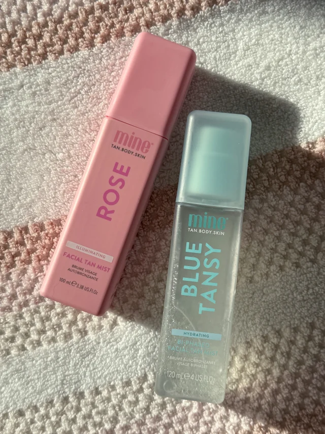 Choose between the Rose Illuminating Facial Tan Mist or the Blue Tansy Bi-Phased Facial Tan Mist for that effortless, everyday glow ✨💫

Warm toned: Rose Mist 🩷
Cool toned: Blue Tansy 🩵