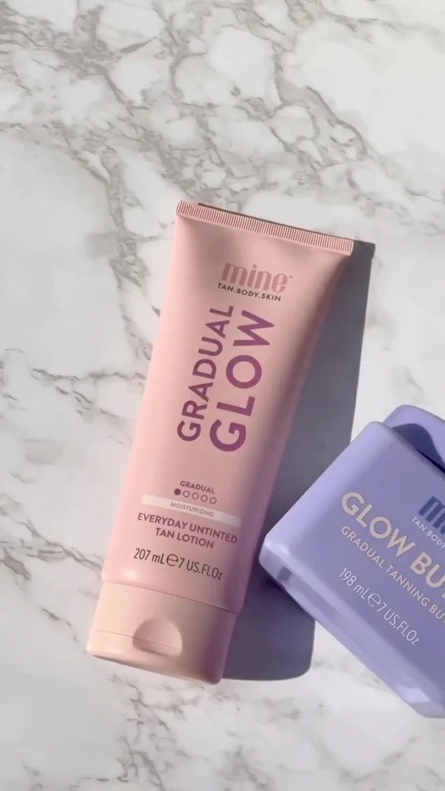 Two gradual tanners, the same luxurious glow 💫

Glow Butter for a rich, buttery texture. Gradual Glow for a lightweight, fast-drying lotion. 😌