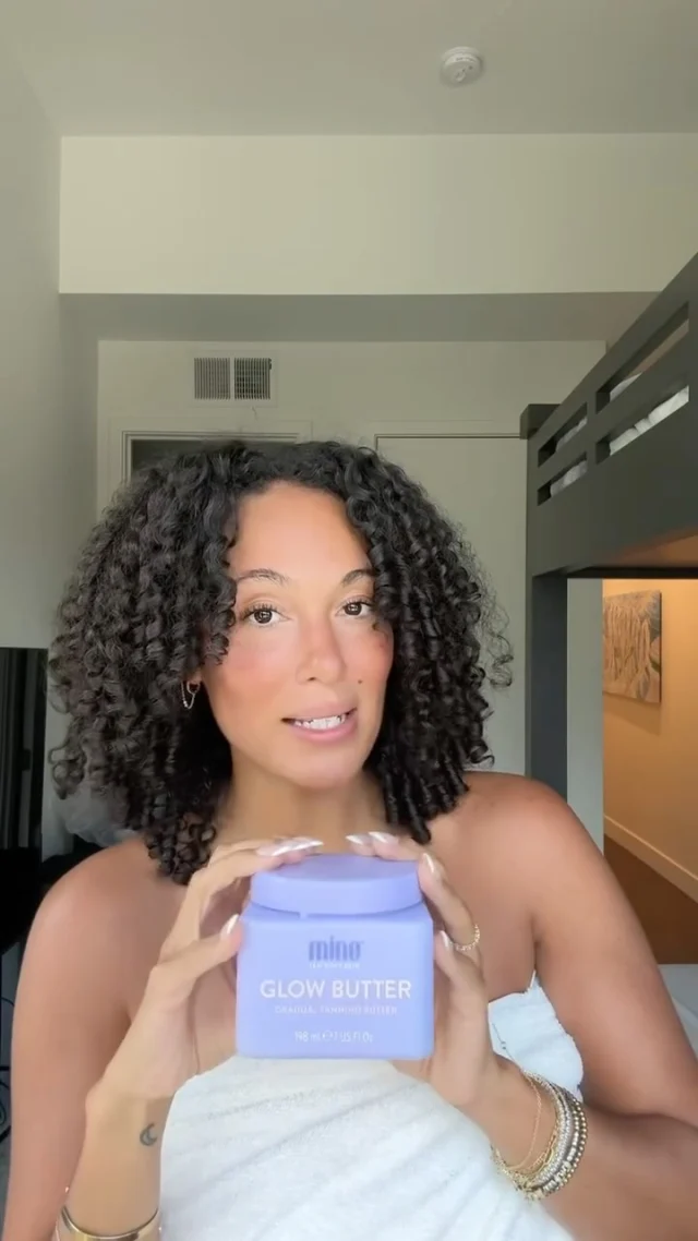Skincare first, natural glow second ✨

Glow Butter has officially earned a spot in @janayerob's body care routine 😌